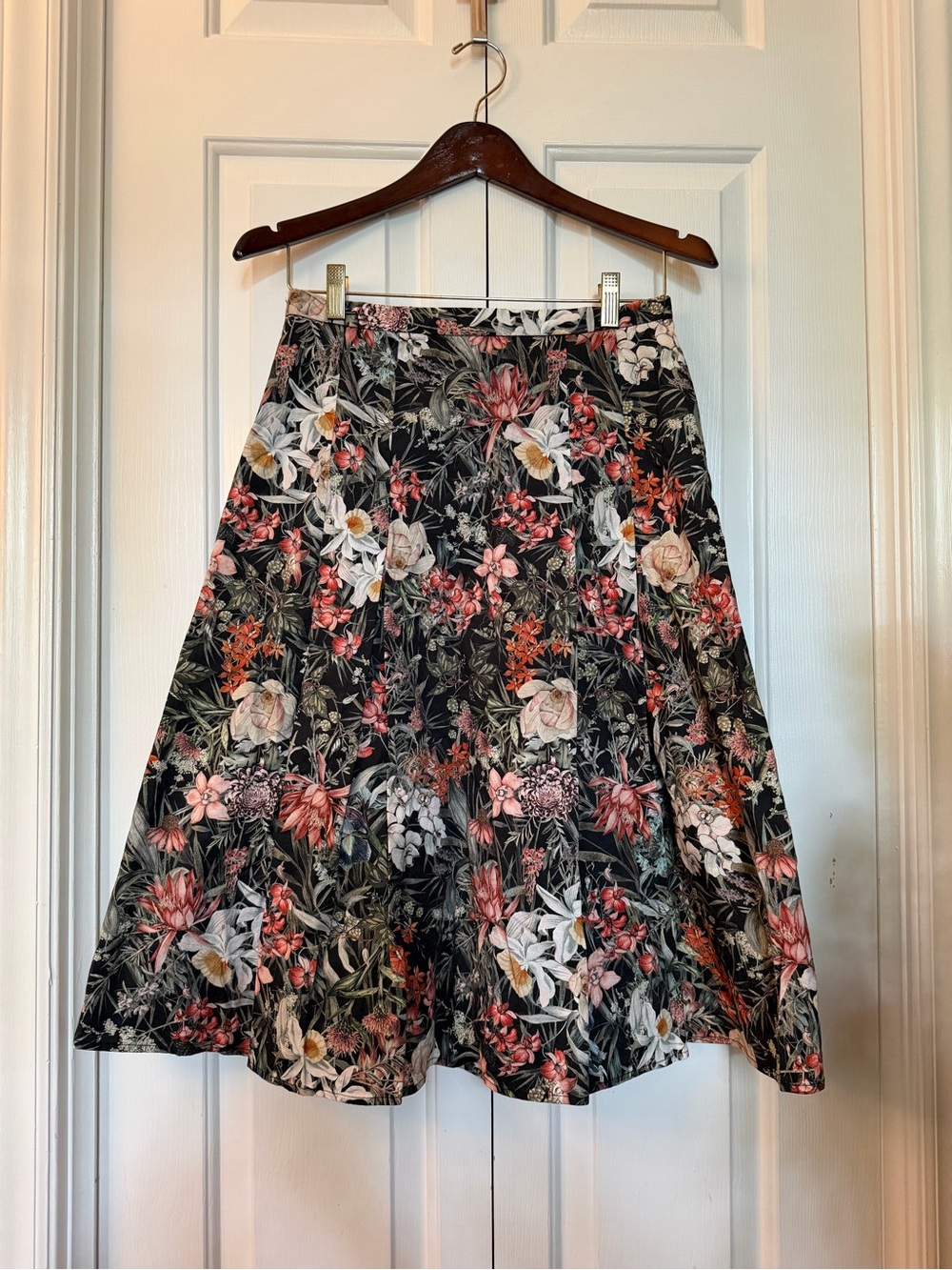 ANTONIO MELANI Black Floral A-Line Skirt with Pink and White Blooms